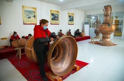 洛浦縣 傳統(tǒng)手工藝品敲開(kāi)致富之門